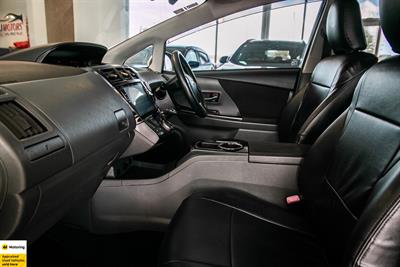 2014 Toyota Prius - Thumbnail