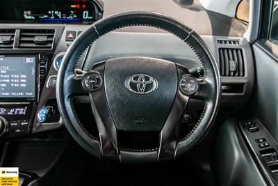 2014 Toyota Prius - Thumbnail