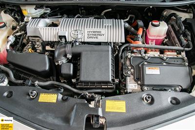 2014 Toyota Prius - Thumbnail