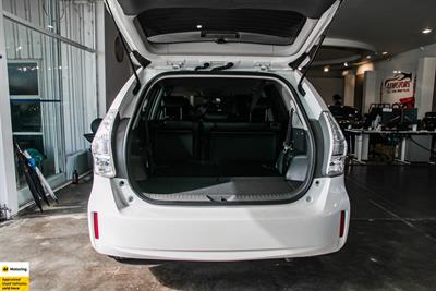 2014 Toyota Prius - Thumbnail