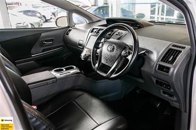 2014 Toyota Prius - Thumbnail