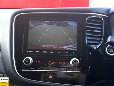 2022 Mitsubishi Outlander - Thumbnail