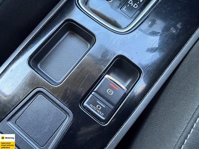 2022 Mitsubishi Outlander - Thumbnail