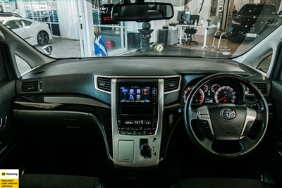 2014 Toyota Alphard - Thumbnail