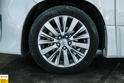 2014 Toyota Alphard - Thumbnail