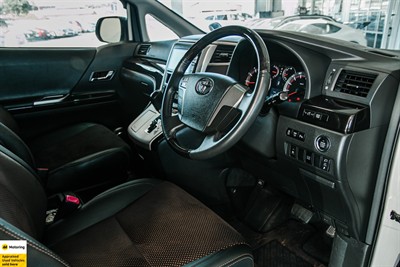 2014 Toyota Alphard - Thumbnail