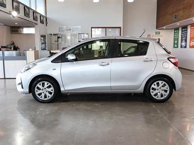 2018 Toyota Yaris - Thumbnail