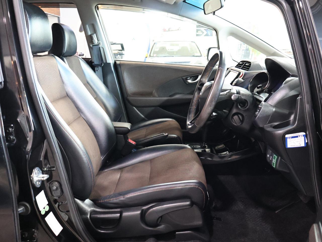 2013 Honda FIT SHUTTLE HYBRID