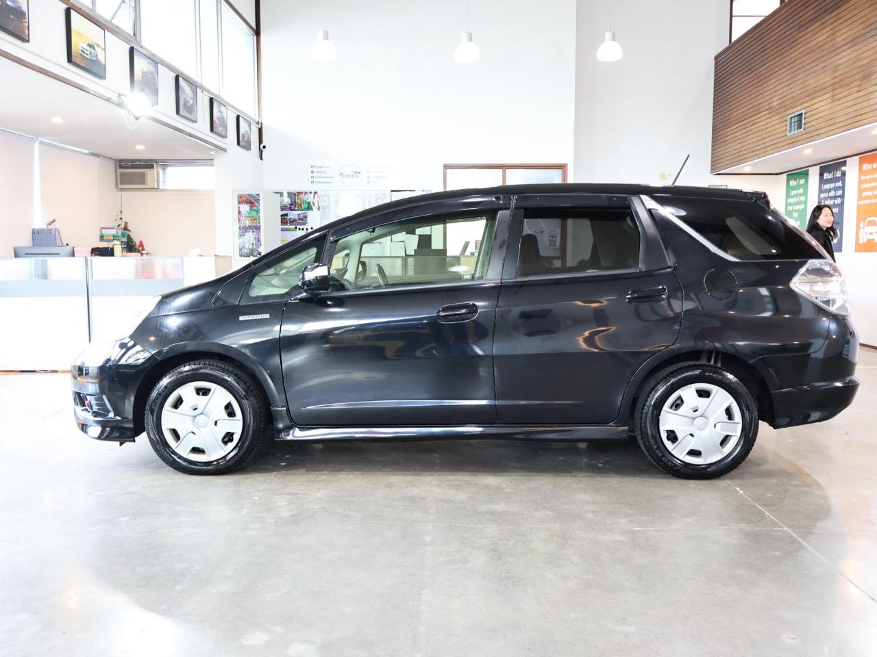 2013 Honda FIT SHUTTLE HYBRID