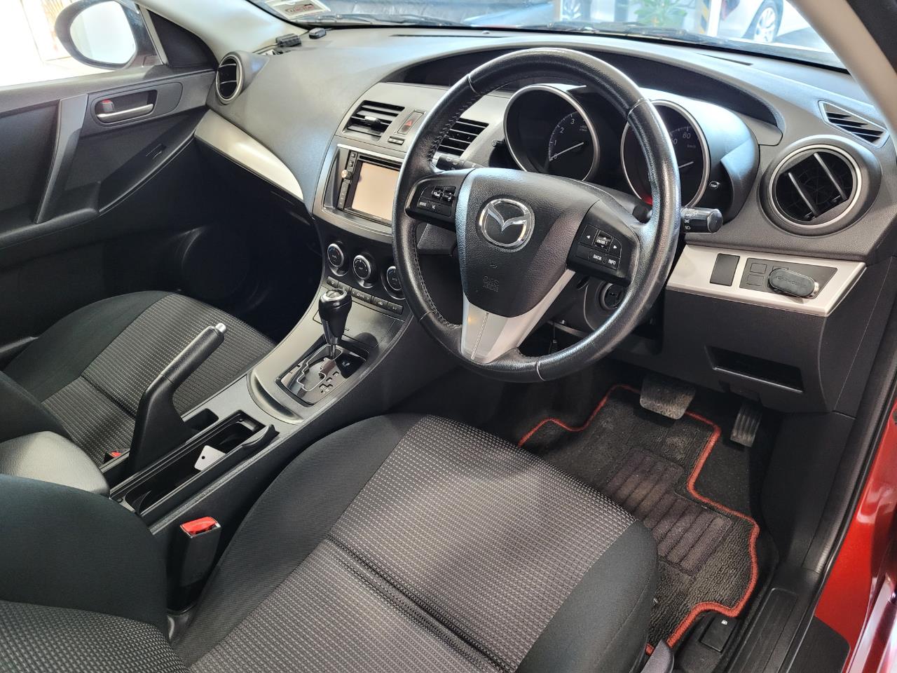 2013 Mazda Axela