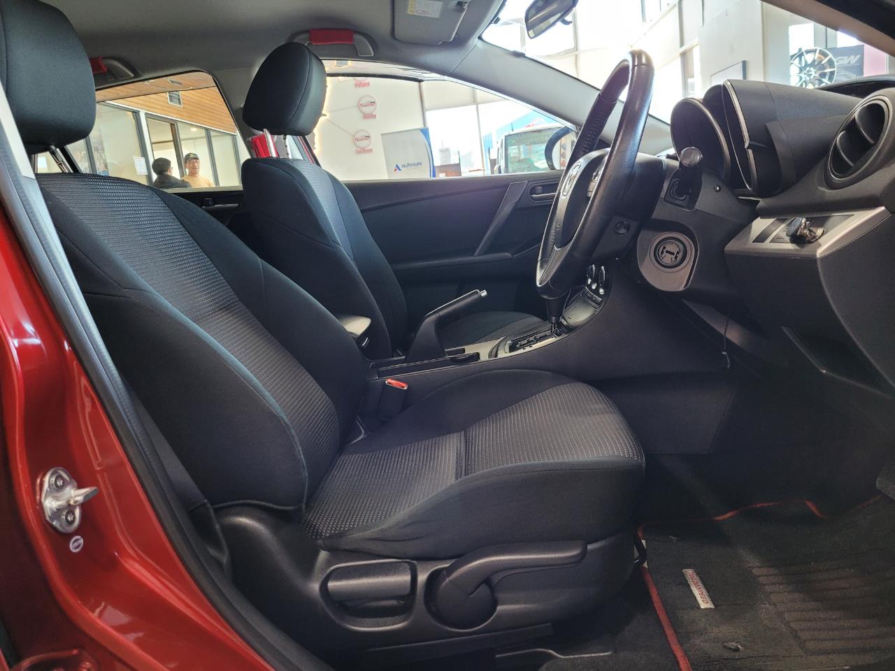 2013 Mazda Axela