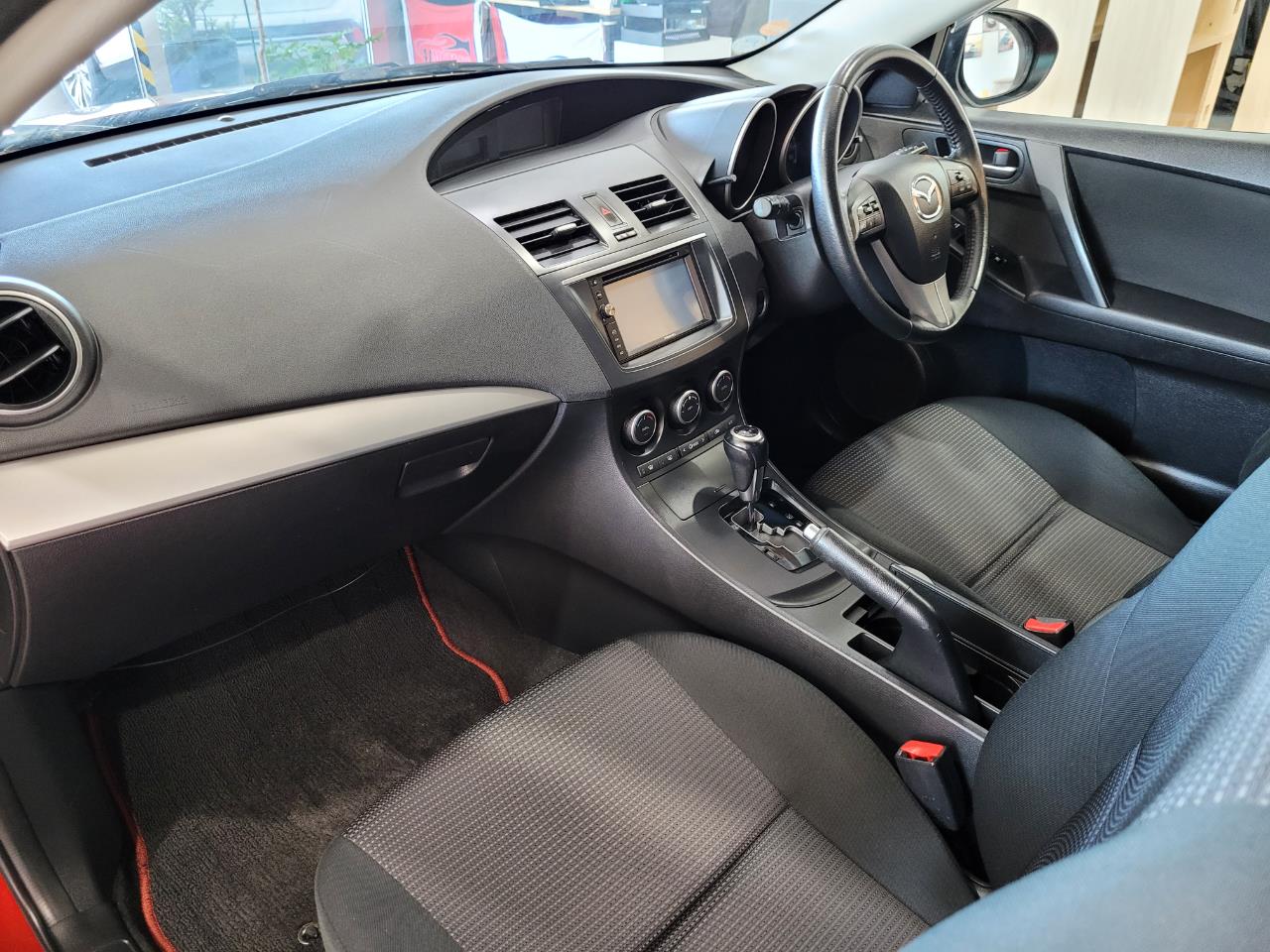 2013 Mazda Axela