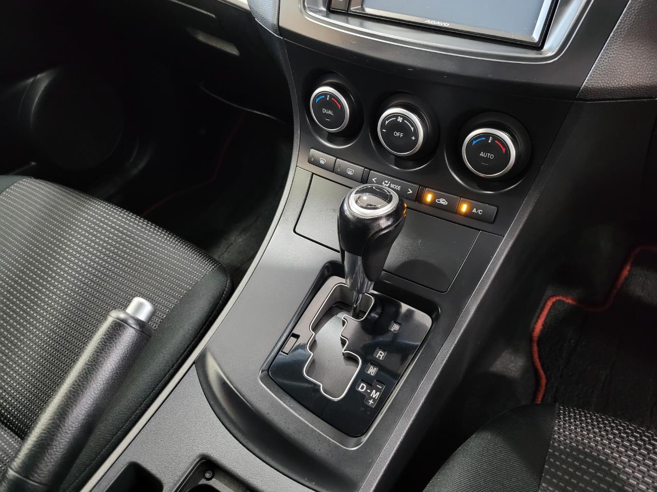 2013 Mazda Axela