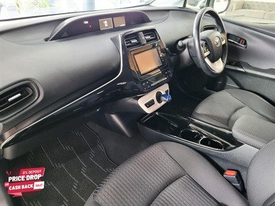 2018 Toyota Prius - Thumbnail