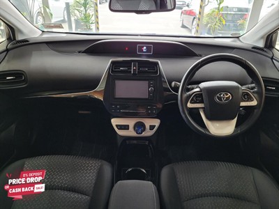 2018 Toyota Prius - Thumbnail