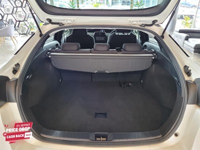 2018 Toyota Prius - Thumbnail