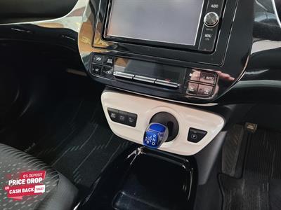 2018 Toyota Prius - Thumbnail