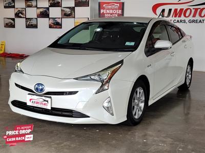 2018 Toyota Prius - Thumbnail