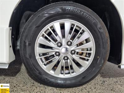 2018 Nissan Serena - Thumbnail