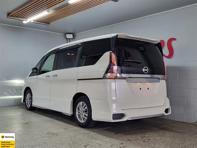 2018 Nissan Serena - Thumbnail