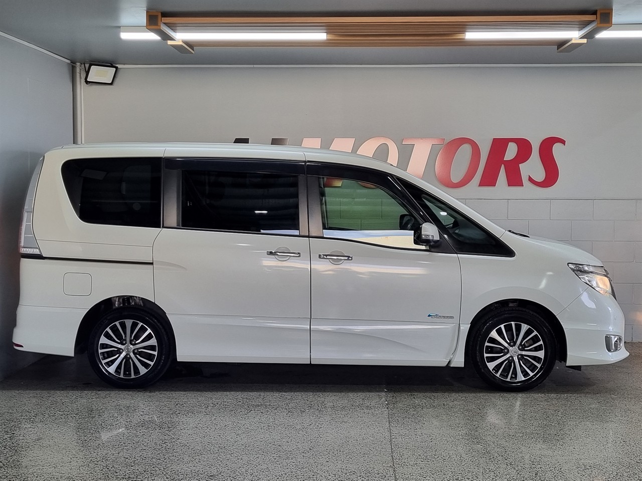2015 Nissan Serena