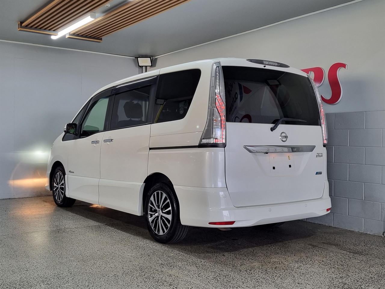 2015 Nissan Serena