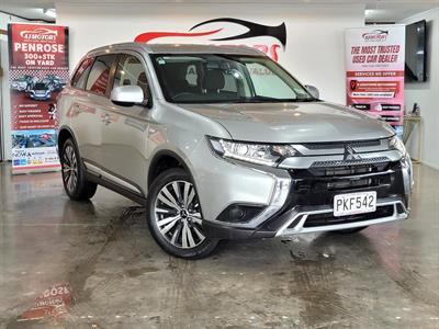 2022 Mitsubishi Outlander - Thumbnail