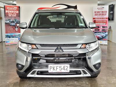2022 Mitsubishi Outlander - Thumbnail