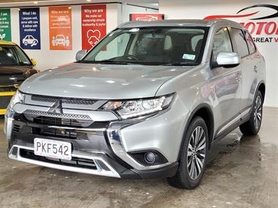2022 Mitsubishi Outlander - Thumbnail