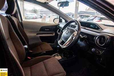 2014 Toyota Aqua - Thumbnail