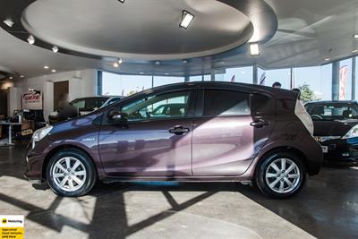 2014 Toyota Aqua - Thumbnail