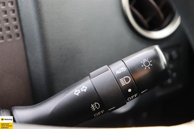 2015 Toyota Porte - Thumbnail