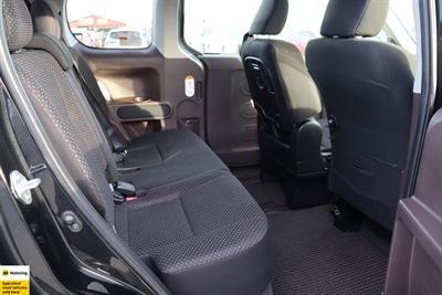 2015 Toyota Porte - Thumbnail