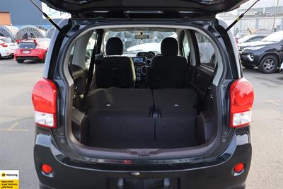 2015 Toyota Porte - Thumbnail