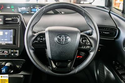 2020 Toyota Prius - Thumbnail