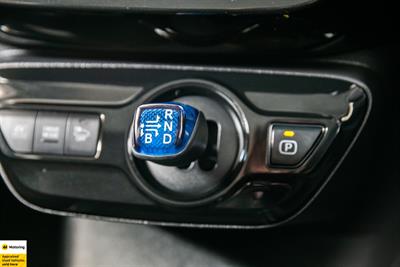 2020 Toyota Prius - Thumbnail