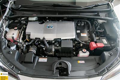 2020 Toyota Prius - Thumbnail