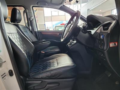 2014 Toyota Voxy - Thumbnail