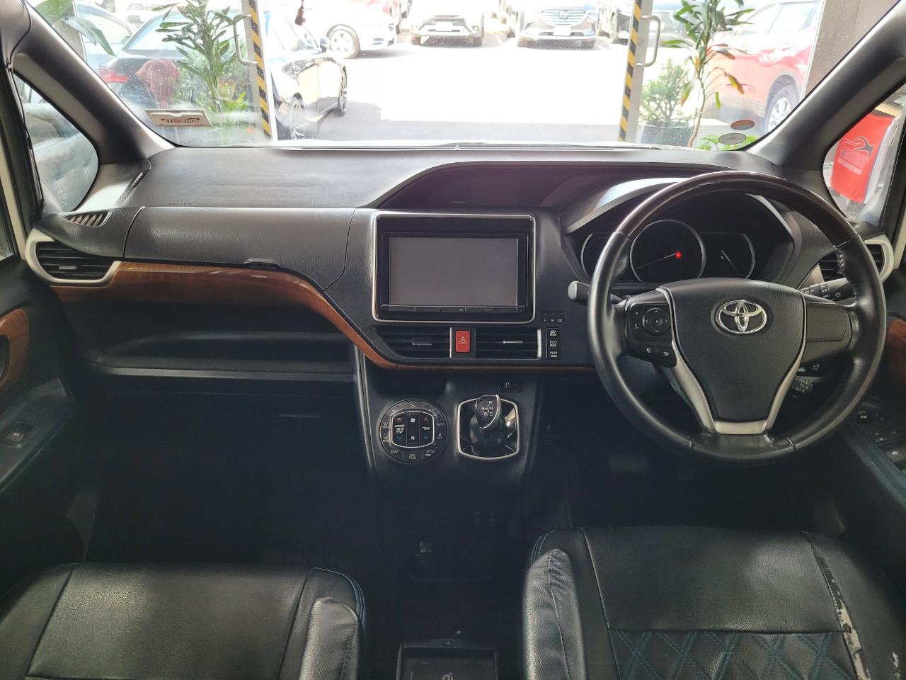 2014 Toyota Voxy