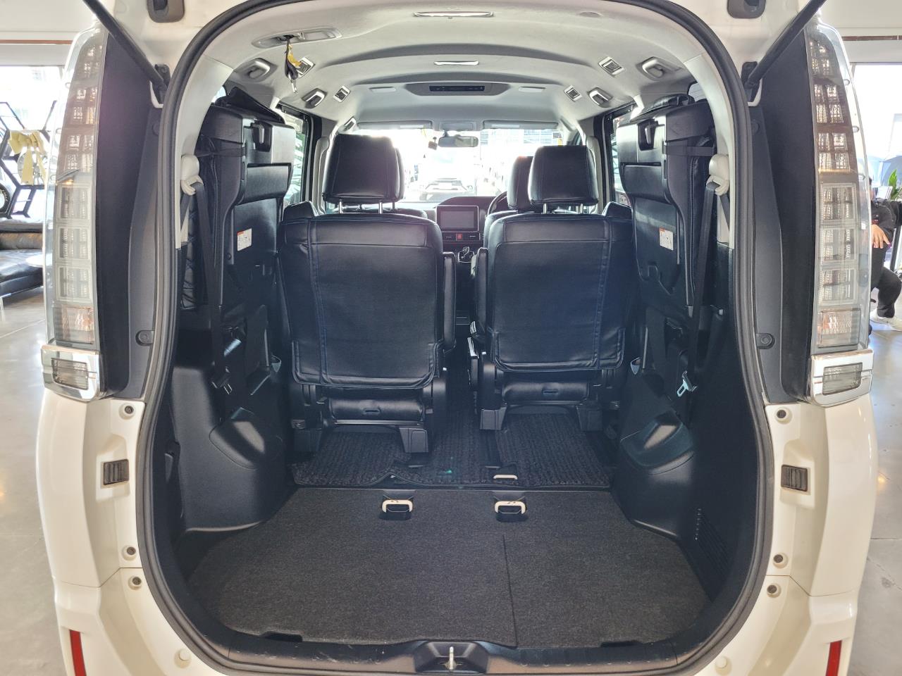 2014 Toyota Voxy