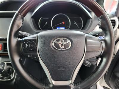 2014 Toyota Voxy - Thumbnail