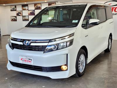 2014 Toyota Voxy - Thumbnail