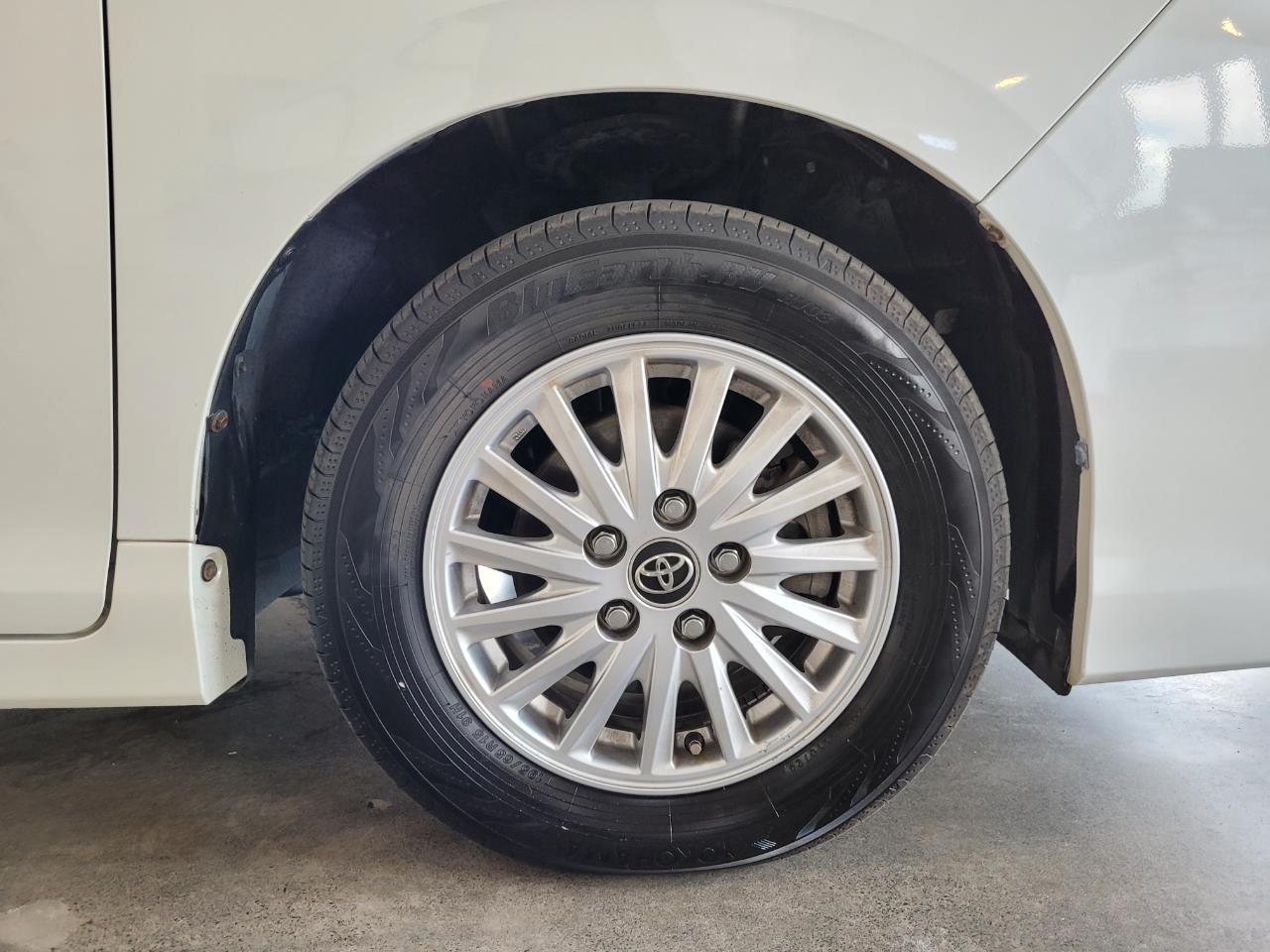 2014 Toyota Voxy