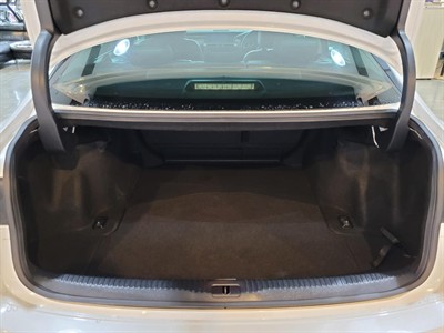 2016 Lexus IS 200t - Thumbnail