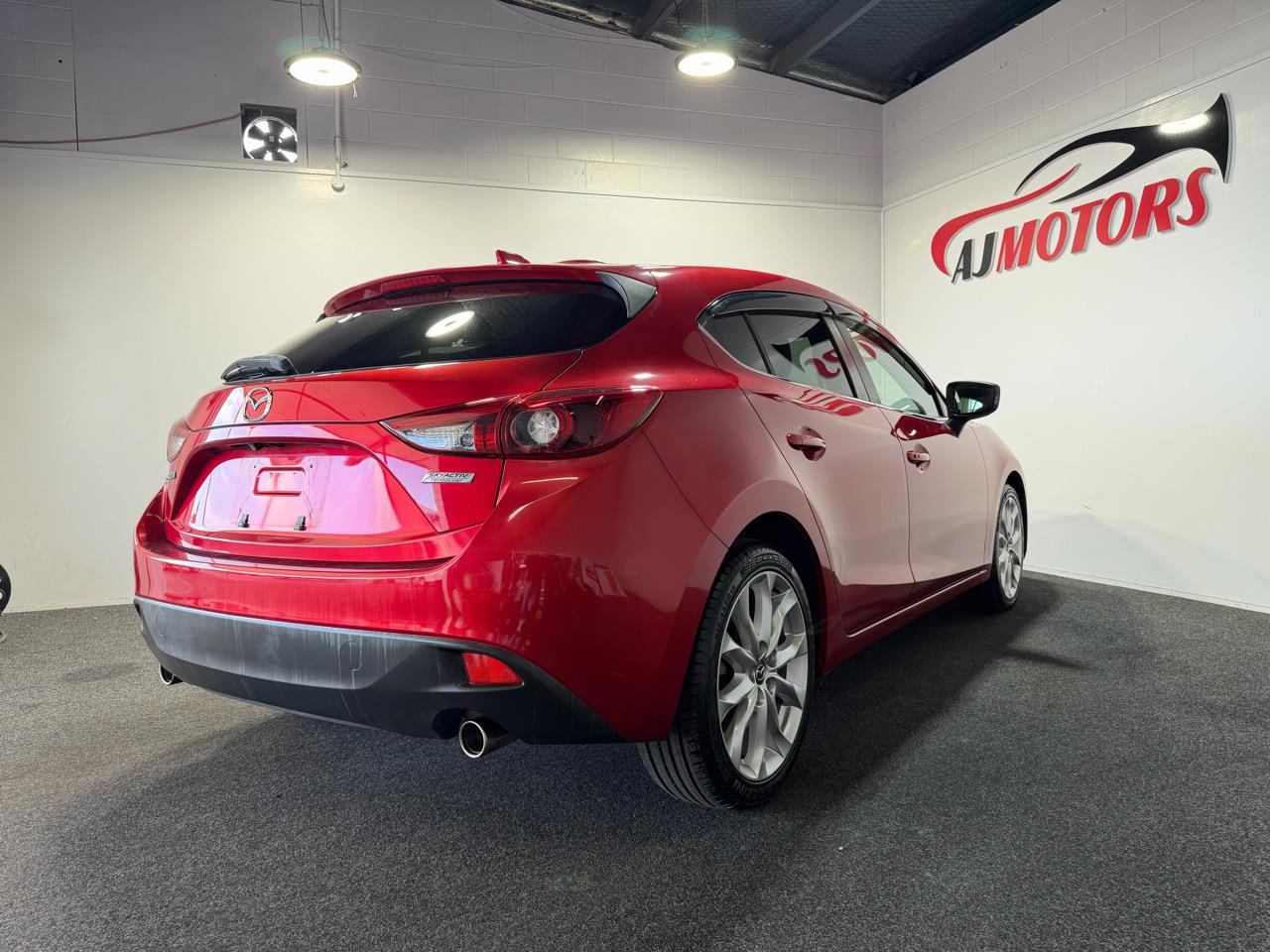 2014 Mazda Axela