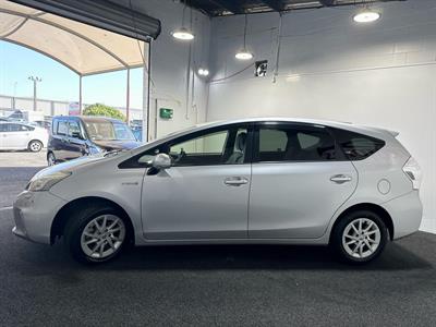 2013 Toyota Prius - Thumbnail