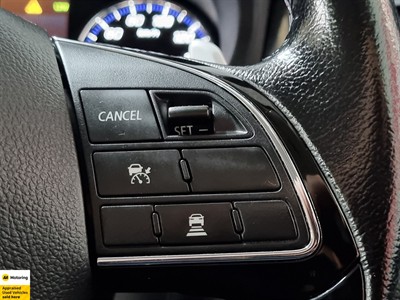 2015 Mitsubishi Outlander - Thumbnail