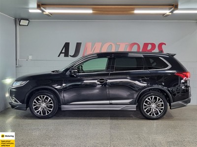 2015 Mitsubishi Outlander - Thumbnail