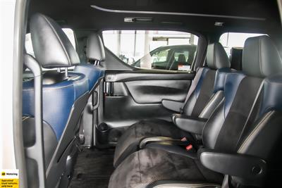 2017 Toyota Vellfire - Thumbnail