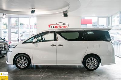 2017 Toyota Vellfire - Thumbnail